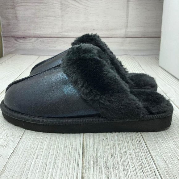 Womens Size 8 Shoe Slippers House Shoes Black Faux Fur Fuzzy Slip On - Picture 2 of 5